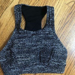 Lululemon Women’s Black/White Pattern Sports Bra Sz 4